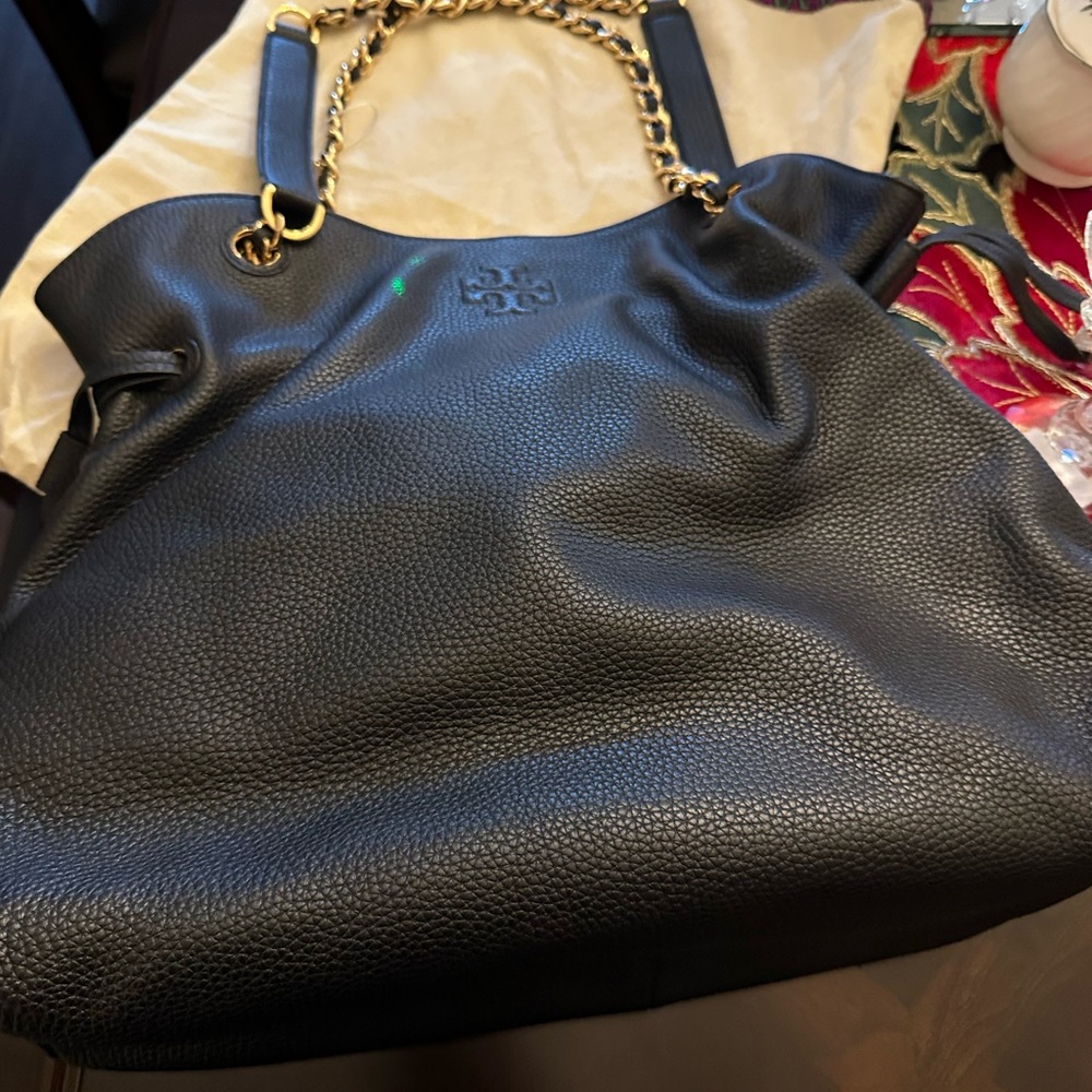 Tory Burch Black Pebbled Leather Shoulder Bag with Gold Chain WITH DUST BAG
